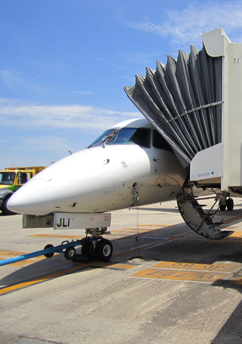 AeroWorks: Rampa regional, Aeropuerto de Villahermosa AeroWorks: Rampa regional, Aeropuerto de Villahermosa